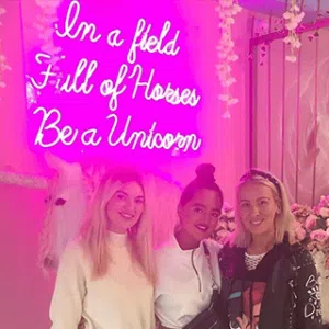 neon-pink-signs