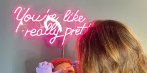 pink-neon-sign-for-outdoor