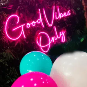 pink-neon-signs-for-room-wall